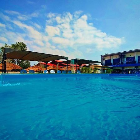 Wixky Hotel Nongkhaj Kültér fotó